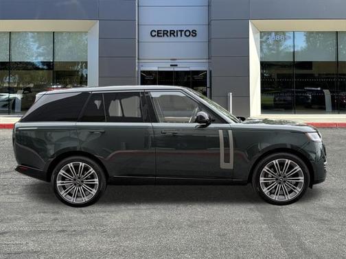 2025 Land Rover Range Rover P400 SE