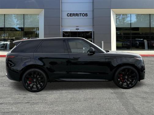 2025 Land Rover Range Rover Sport SE