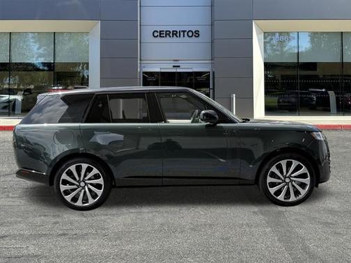 2025 Land Rover Range Rover P400 SE