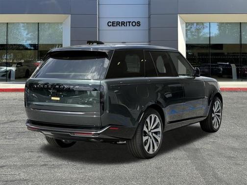2025 Land Rover Range Rover P400 SE