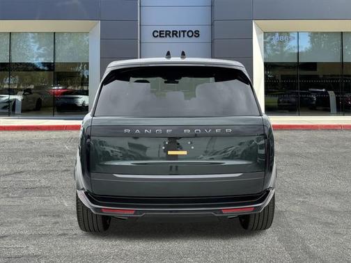 2025 Land Rover Range Rover P400 SE 7 Seat