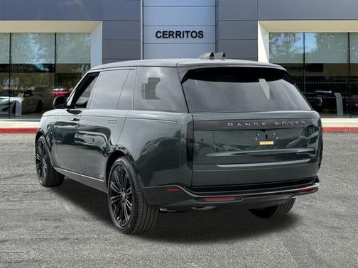 2025 Land Rover Range Rover P400 SE 7 Seat