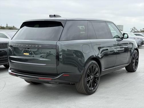 2025 Land Rover Range Rover P400 SE 7 Seat