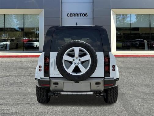 2025 Land Rover Defender 110 P500 X-Dynamic SE