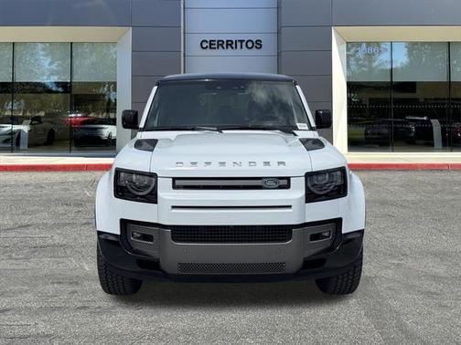 2025 Land Rover Defender 110 P500 X-Dynamic SE