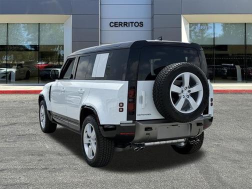 2025 Land Rover Defender 110 P500 X-Dynamic SE