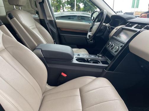2018 Land Rover Discovery SE