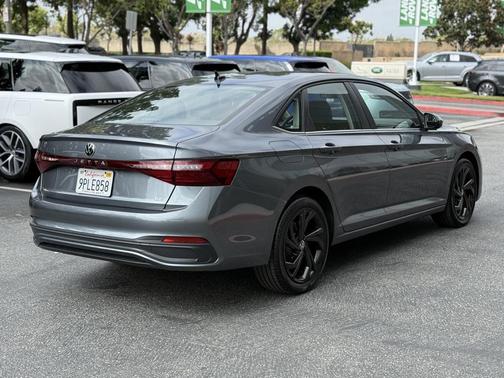 2025 Volkswagen Jetta 1.5T SE