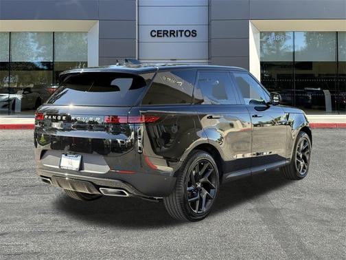 2025 Land Rover Range Rover Sport SE