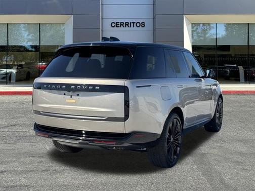 2025 Land Rover Range Rover P530 SE