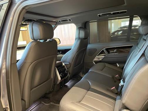 2024 Land Rover Range Rover P530 SE