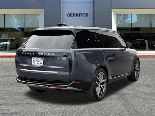 2024 Land Rover Range Rover P530 SE