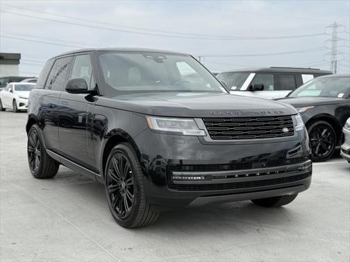 2025 Land Rover Range Rover P530 SE
