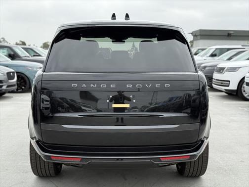 2025 Land Rover Range Rover P530 SE