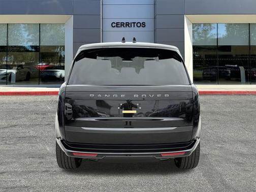 2025 Land Rover Range Rover P530 SE