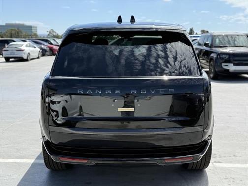 2025 Land Rover Range Rover P530 SE 7 Seat
