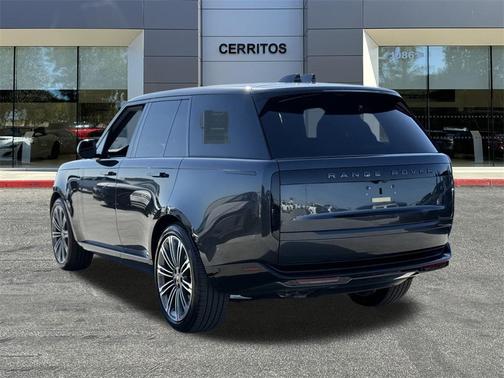 2025 Land Rover Range Rover P530 SE