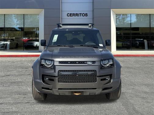 2025 Land Rover Defender V8