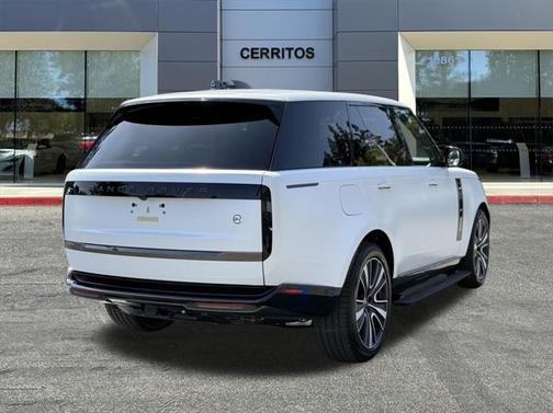 2025 Land Rover Range Rover P615 SV