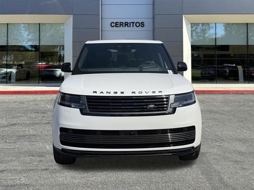2025 Land Rover Range Rover P615 SV