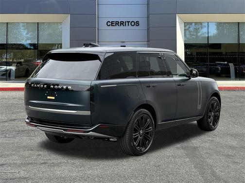 2025 Land Rover Range Rover P530 SE
