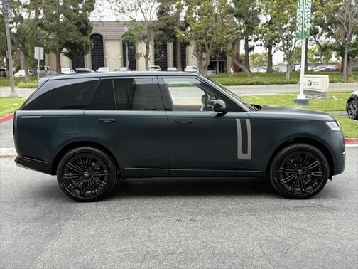 2025 Land Rover Range Rover P530 SE