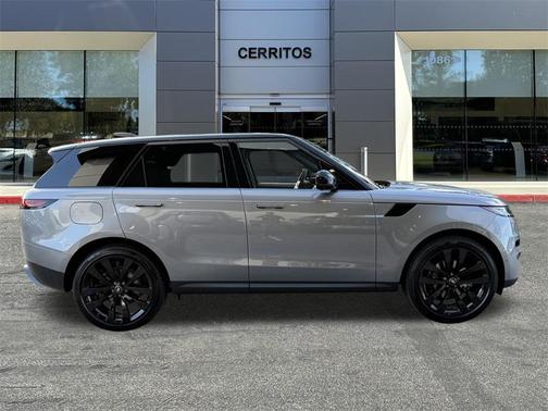 2025 Land Rover Range Rover Sport SE