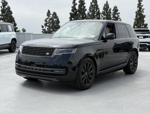 2025 Land Rover Range Rover P550e SE