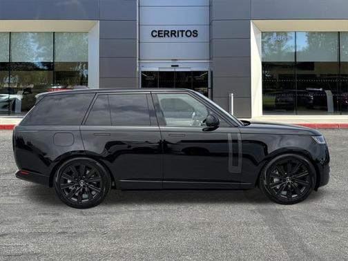2025 Land Rover Range Rover P550e SE