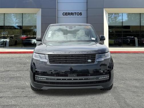 2025 Land Rover Range Rover P550e SE
