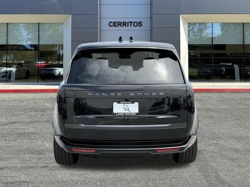 2025 Land Rover Range Rover P550e SE