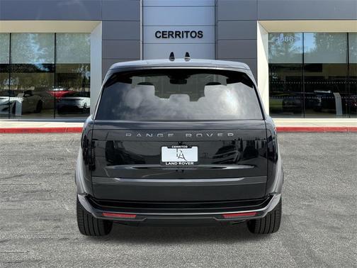 2025 Land Rover Range Rover P550e SE