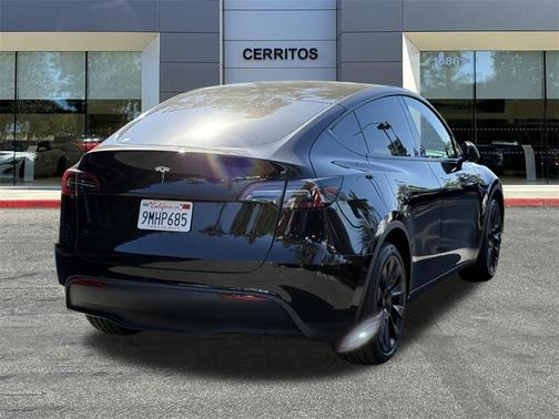 2024 Tesla Model Y Long Range Dual Motor All-Wheel Drive