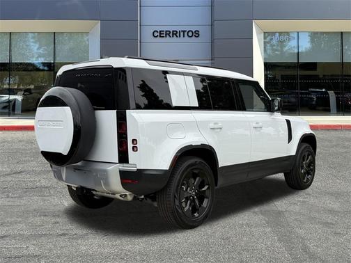 2025 Land Rover Defender 110 P300