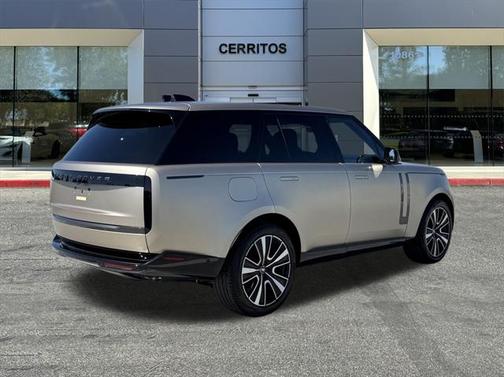 2025 Land Rover Range Rover P530 SE
