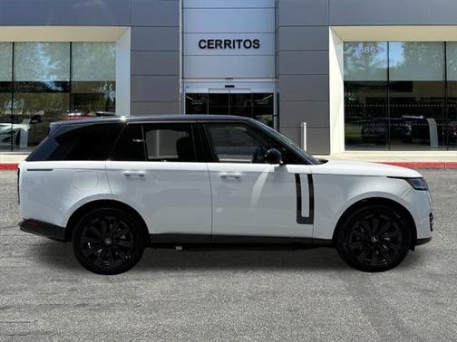 2025 Land Rover Range Rover P550e SE