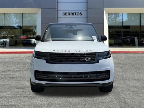 2025 Land Rover Range Rover P550e SE