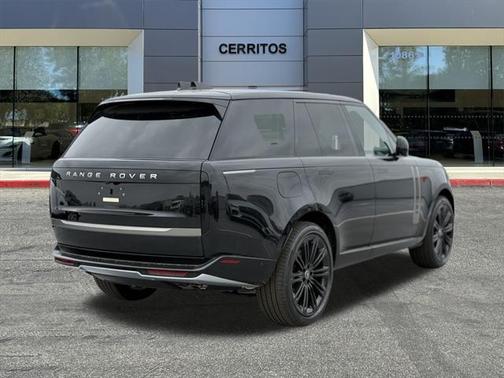 2025 Land Rover Range Rover P530 SE