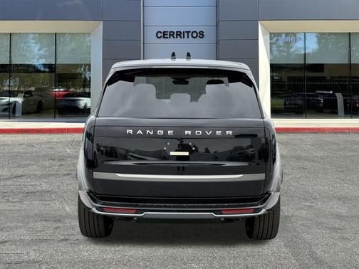 2025 Land Rover Range Rover P530 SE
