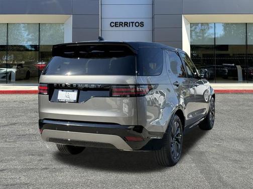 2024 Land Rover Discovery P360 Dynamic SE