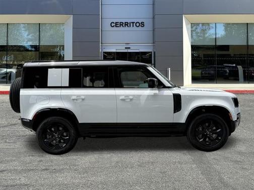 2025 Land Rover Defender 110 P400 X-Dynamic SE