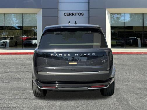 2025 Land Rover Range Rover P400 SE