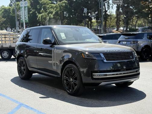 2025 Land Rover Range Rover P400 SE