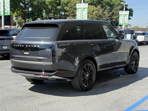 2025 Land Rover Range Rover P400 SE