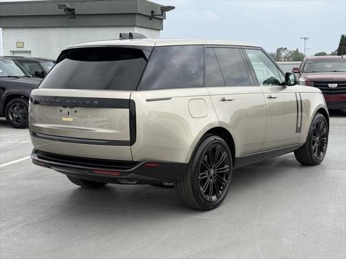2025 Land Rover Range Rover P400 SE