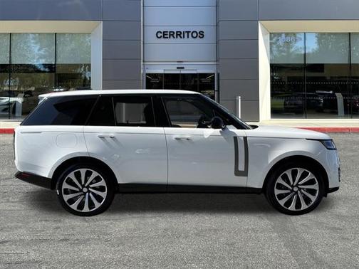 2025 Land Rover Range Rover P530 SE