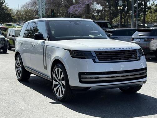 2025 Land Rover Range Rover P530 SE