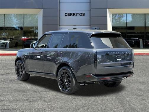 2025 Land Rover Range Rover P530 SE