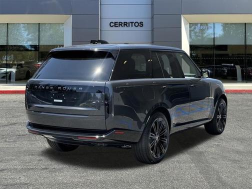 2025 Land Rover Range Rover P530 SE