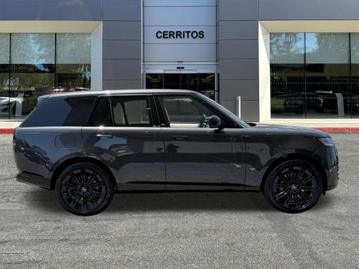 2025 Land Rover Range Rover P530 SE